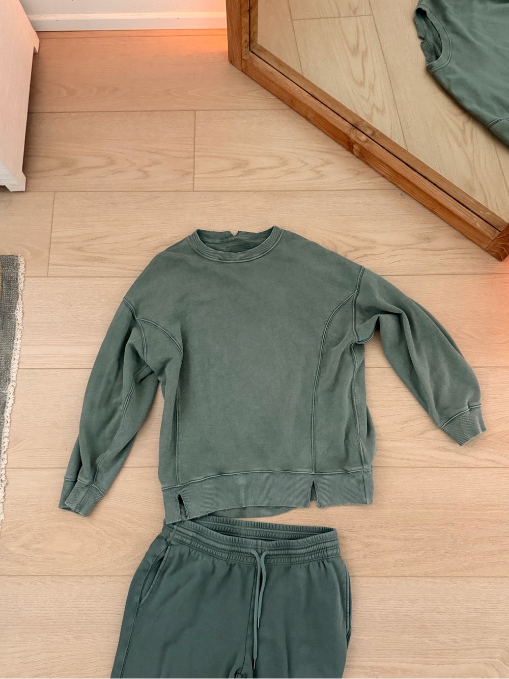 Aerie sweatshirt